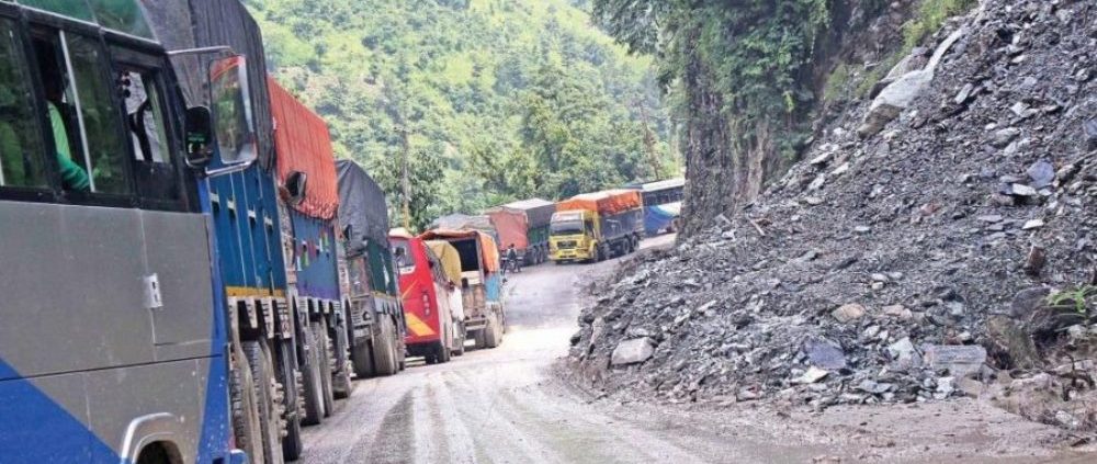 मुग्लिन–मलेखु सडक विस्तारका क्रममा सवारी नरोकिने