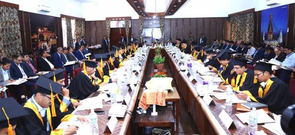 उच्चशिक्षाका लागि विद्यार्थी विदेशिने क्रम रोक्न प्रधानमन्त्रीको आग्रह