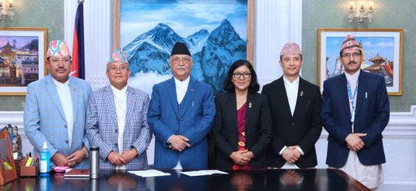 उपनिर्वाचनको तयारीमा जुट्यो आयोग, प्रधानमन्त्रीसँग छलफल