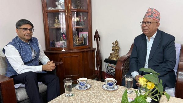 माधव नेपालसँग भारतीय विदेश सचिवको शिष्टाचार भेटवार्ता