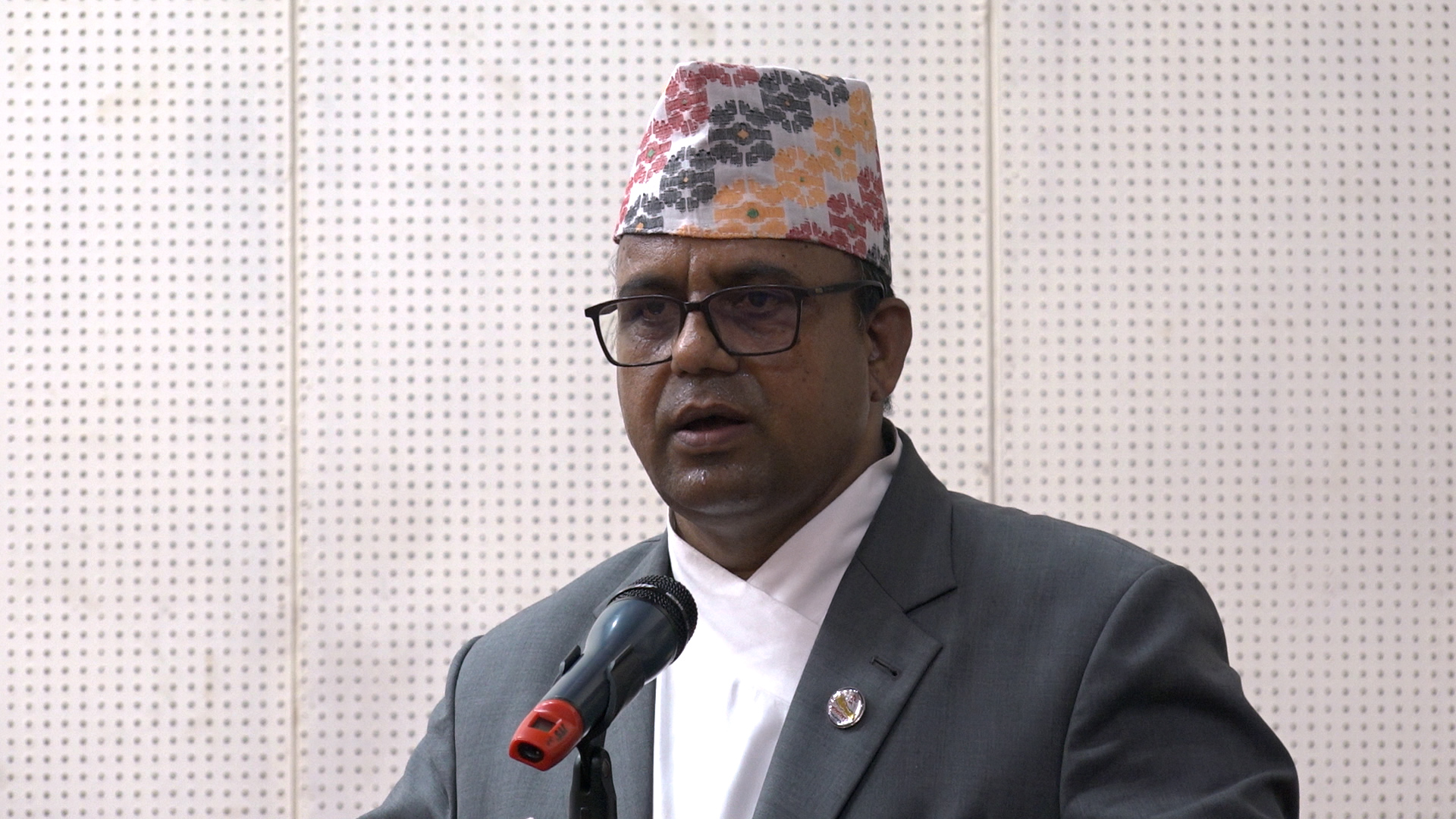 पर्यटन क्षेत्रको विकासका लागि १० वर्षे कार्ययोजना तयार हुँदैछ : मन्त्री पाण्डे