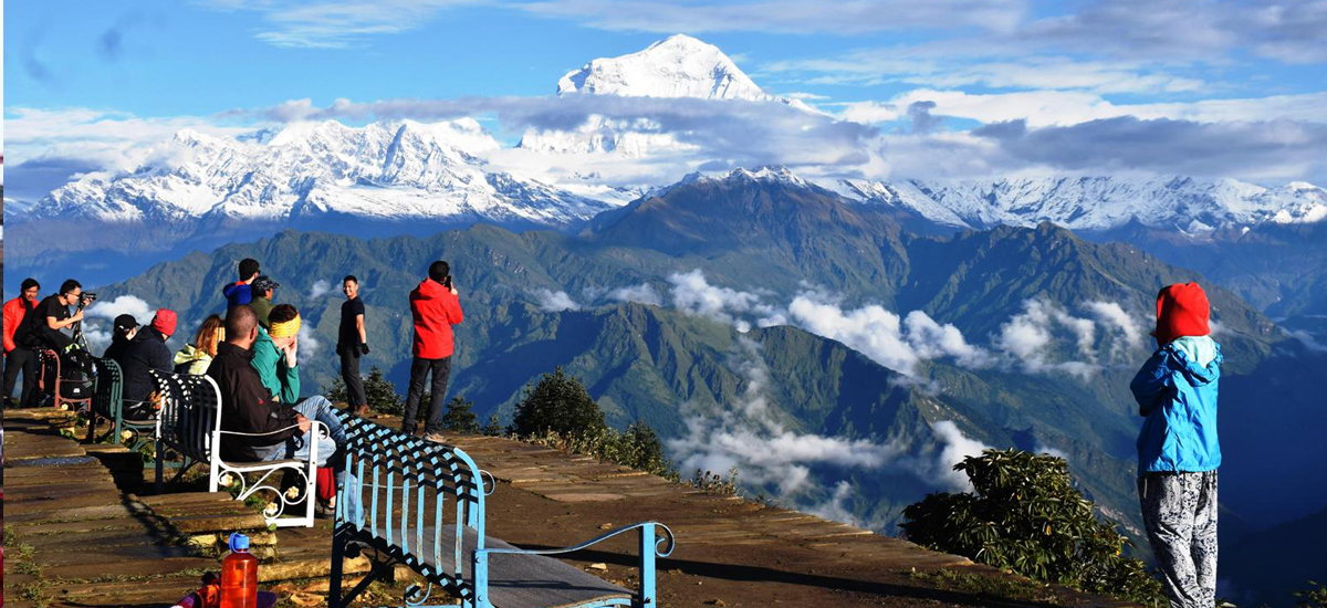घोडेपानी सडक अवरुद्धः पर्यटक र स्थानीयलाई सास्ती