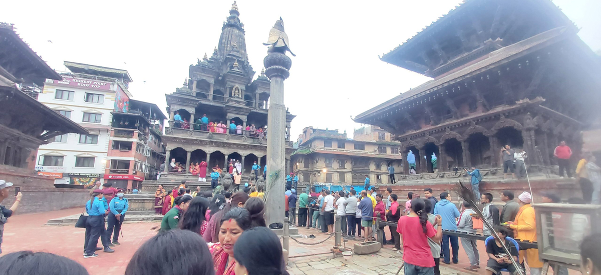 पाटनस्थित कृष्ण मन्दिरमा दर्शनार्थीको घुइँचो