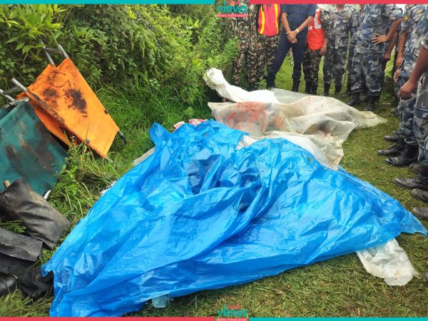 हेलिकप्टर दुर्घटना : शव त्रिवि शिक्षण अस्पतालमा, पोस्टमार्टम  बिहीबारदेखि