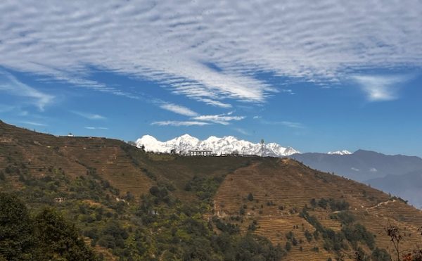 हेलिकप्टर खसेको सूर्यचौर, सामाखुसीबाट १३ किमीमा पर्ने यो ठाउँबाट देखिन्छ नुवाकोटको फाँट र तीनवटा हिमाल