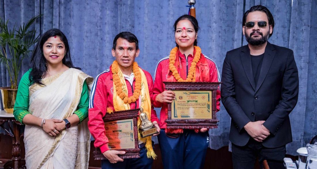 पलेशालाई काठमाडौं महानगरले गर्‍यो ५ लाख नगदसहित सम्मान