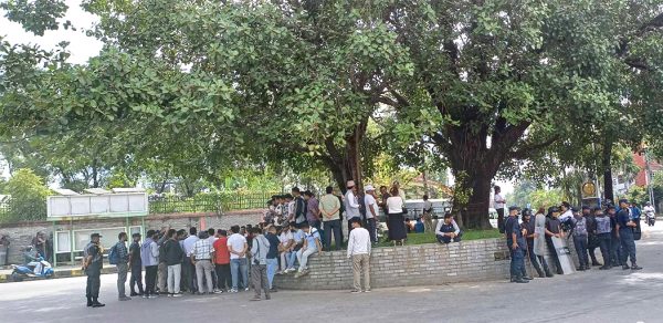 रविको पक्षमा पोखरामा रास्वपाको विरोध प्रदर्शन, कार्यकर्ताको उपस्थिति न्यून