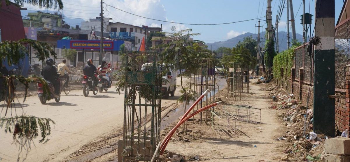 बागमती करिडोरमा हिलो र धुलो, यात्रा असहज