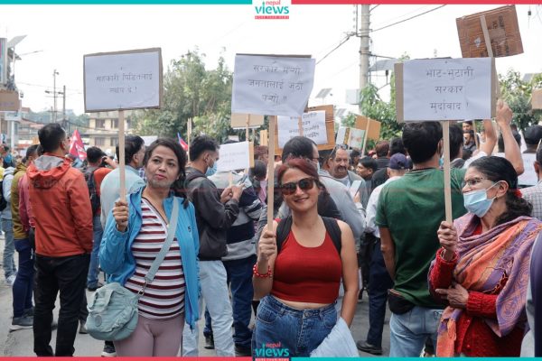 रवि पक्राउको विरोधमा तेस्रो दिन पनि समर्थकको प्रदर्शन