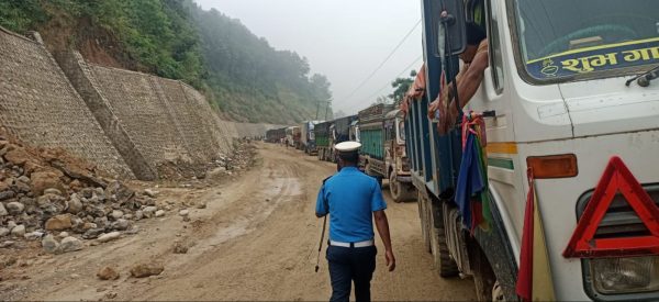 दाउन्नेमा भासिएको सडक एकतर्फी खुल्यो