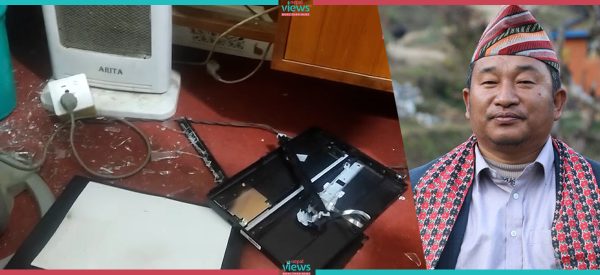 सेवाग्राहीको काम ढिलो गरेको भन्दै पालिका अध्यक्षले तोडफोड गरे सीडीओ कार्यालय (भिडिओ)