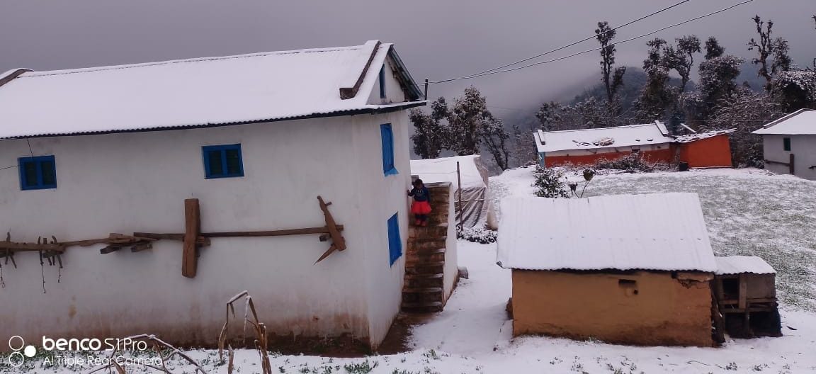केही उच्च पहाडी तथा हिमाली क्षेत्रमा वर्षासहित हिमपात