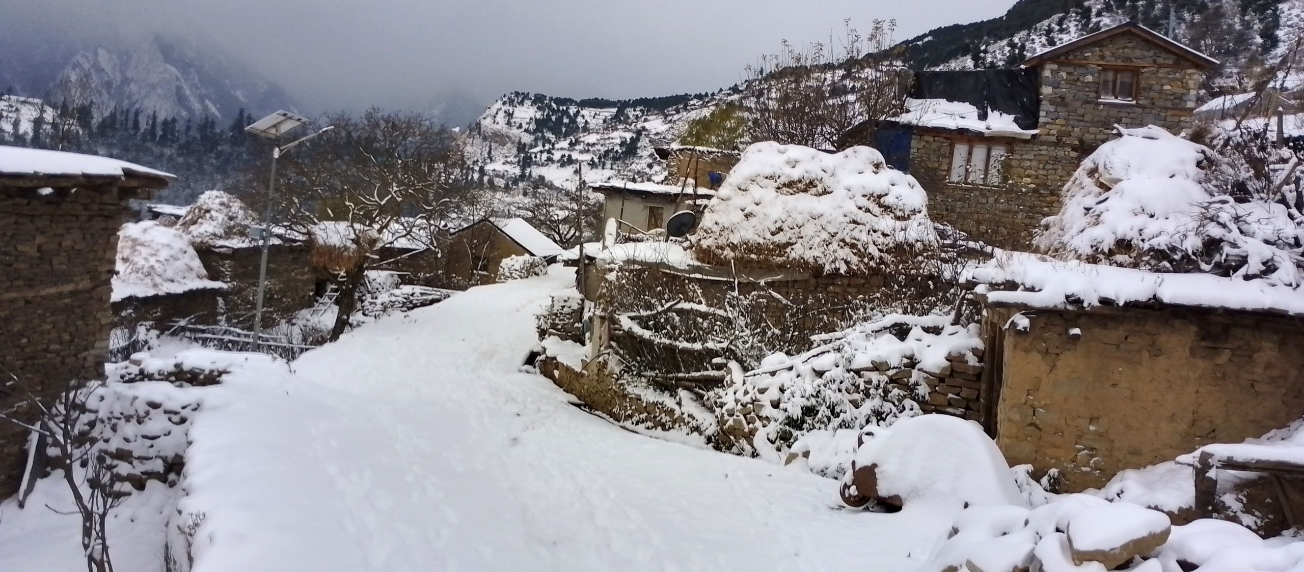 अधिकांश प्रदेशका उच्च पहाडी तथा हिमाली भू–भागमा हिमपातको सम्भावना