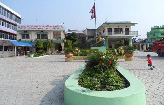 इटहरी उपमहानगर कार्यालयअगाडि शंकास्पद वस्तु फेला