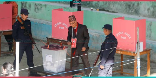 कीर्तिपुरको मेयरमा कांग्रेसका उम्मेदवार डंगोलले गरे मतदान