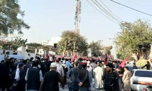 पाकिस्तानमा भएको साम्प्रदायिक झडपमा मृत्यु हुनेको सङ्ख्या १३३ पुग्यो