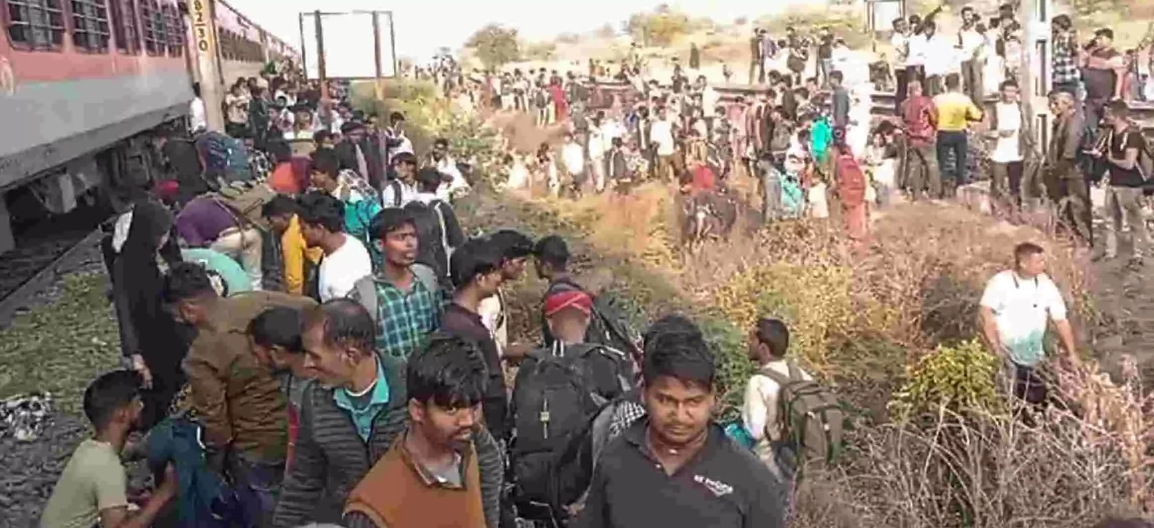 महाराष्ट्र रेल दुर्घटना : मृत्यु हुनेमा तीन नेपाली पनि, मृतकको सङ्ख्या १२ पुग्यो