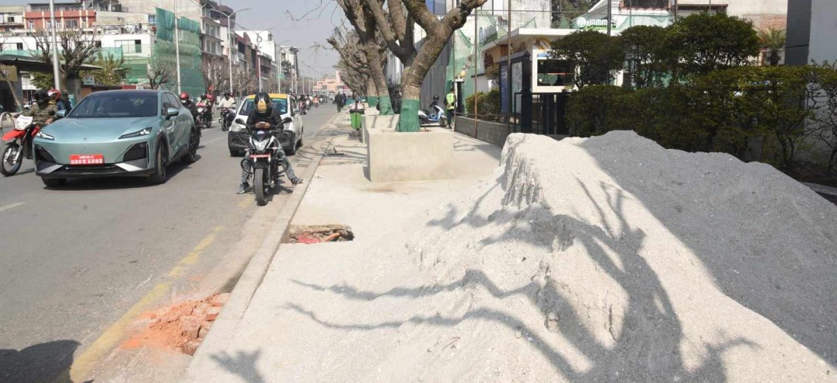 करिब ३३ हजार वर्गमिटरमा ढुङ्गा बिछ्याउँदै काठमाडौं महानगर