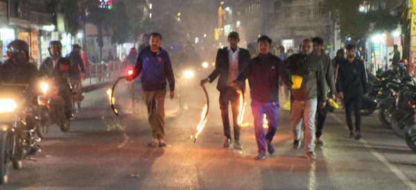 मधेसका मुख्यमन्त्री सिंहविरुद्ध जनकपुरधाममा मसाल जुलुस