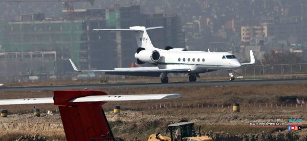तल्लो बाटो अमेरिका पुगेको एक वर्ष नपुग्दै हत्कडीमा फर्किए आठ नेपाली