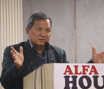 सङ्घीय लोकतान्त्रिक गणतन्त्रमा राजामहाराजा खोज्ने होइनः सञ्चारमन्त्री गुरुङ