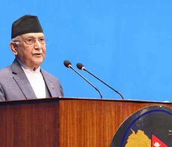 प्रचण्डसँग संवाद गर्न प्रयासरत छु : प्रधानमन्त्री