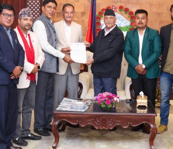 झापामा गिरिजाप्रसाद कोइराला सभागृहको निर्माण अघि बढाउने प्रधानमन्त्री ओलीको प्रतिबद्धता