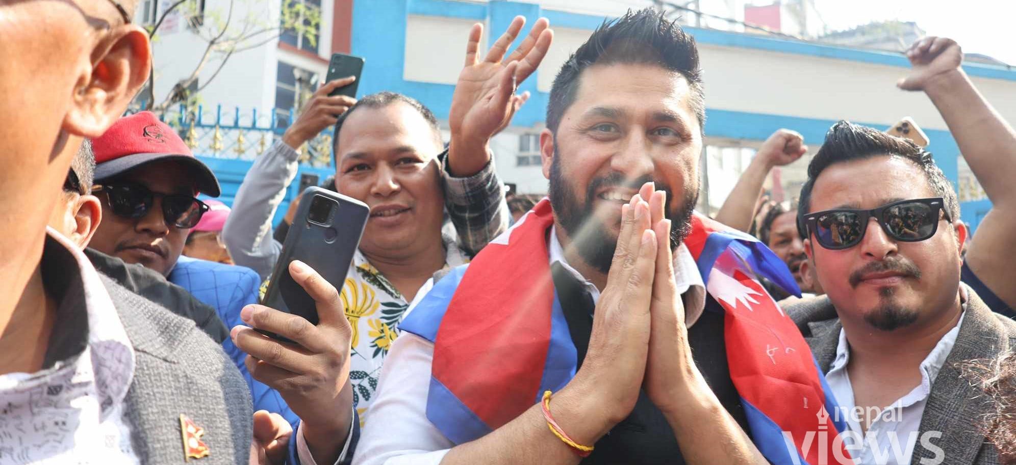 निवासबाटै पक्राउ परे रवि लामिछाने