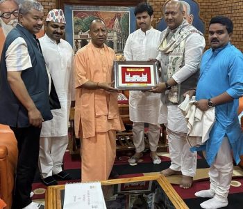 योगी आदीत्यनासँग के कुरा गरे मधेसका मुख्यमन्त्री सतिशकुमार सिंहले ?