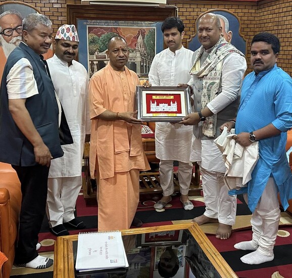 संघलाई सुईंको नदिई मधेशका मुख्यमन्त्री पुगे योगीलाई भेट्न