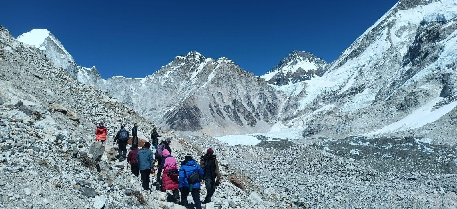 सगरमाथा आरोहणका लागि खुम्बु आइसफलको बाटो तयार