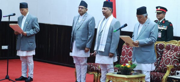 शिक्षामन्त्री रघुजी पन्तले लिए शपथ