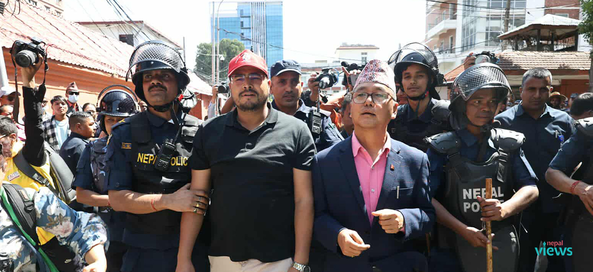 सिंहदरबारभित्र प्रदर्शन गर्न खोज्दा लिङ्देनसहित राप्रपा नेताहरू पक्राउ (तस्वीरसहित)