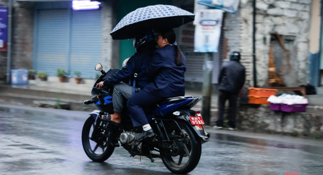 बागमतीसहित तीनवटा प्रदेशमा चट्याङसहित वर्षा