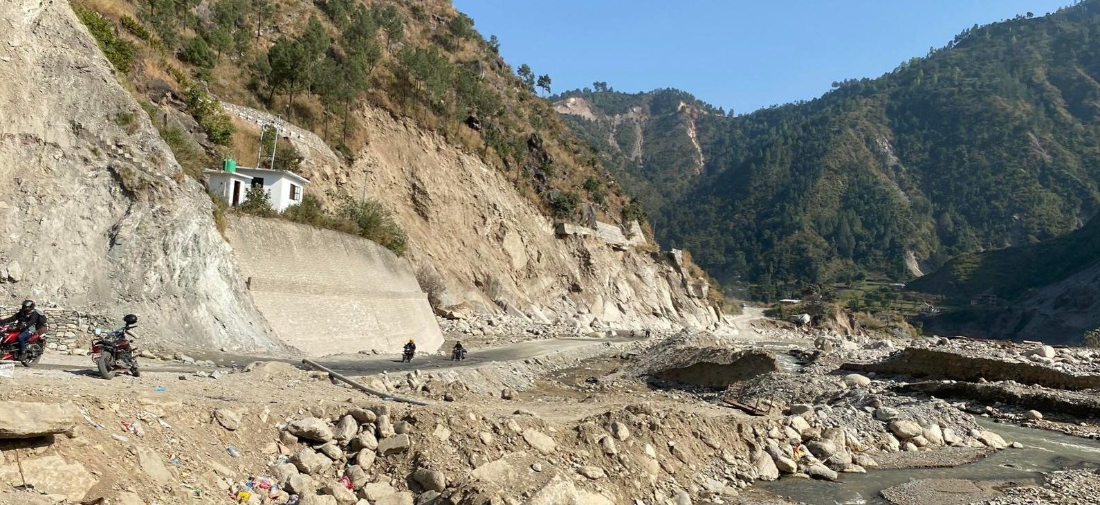 क्षतिग्रस्त बीपी राजमार्ग : चार खण्डमा पुनर्निर्माण हुँदै