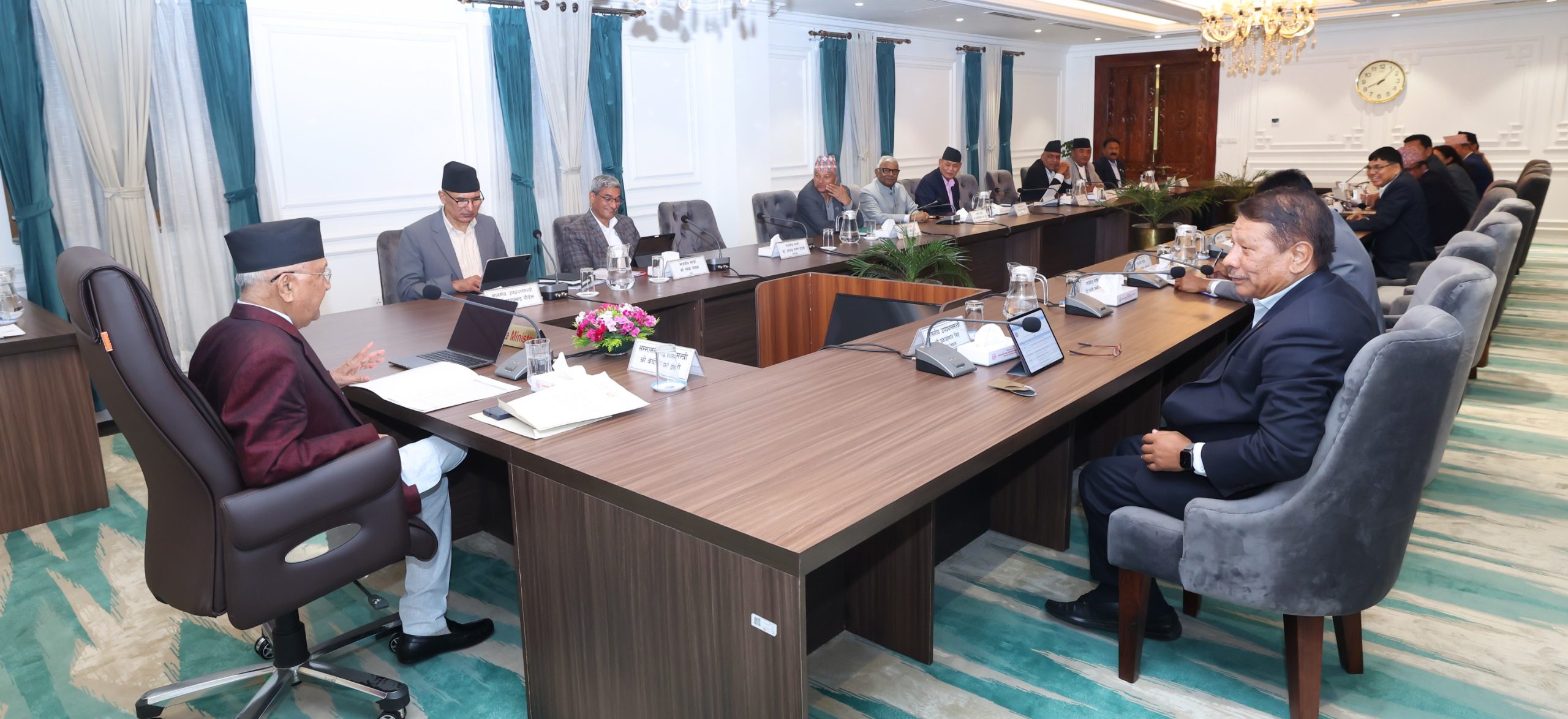 काममा फर्कन शिक्षकलाई सरकारको आह्वान, यी हुन् मन्त्रिपरिषद्‌का निर्णय