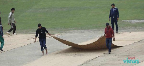 मूलपानी क्रिकेट मैदानको पिचबाट कभर हटाइयो (तस्वीरहरू)