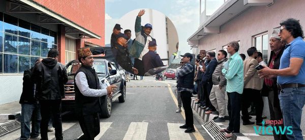 धवलशमशेर हिरासतबाट छुट्ने आसमा प्रहरी परिसर पुगे राप्रपा नेता (तस्वीरहरू)