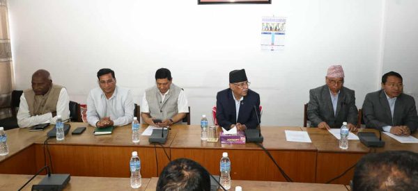 सिंहदरबारमा माओवादी केन्द्र संसदीय दलको बैठक (तस्वीरहरू)