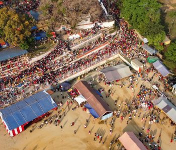 आमाको मुख हेर्ने दिन : मातातीर्थमा मेला (तस्वीरहरू)