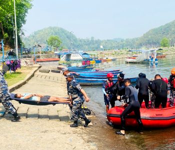 बेगनास तालमा डुङ्गा पल्टिएपछि…
