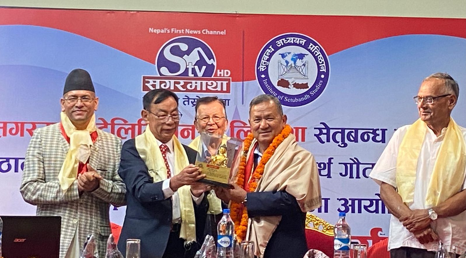 बौद्ध धर्मदर्शन पालन गरौँ : सञ्चारमन्त्री