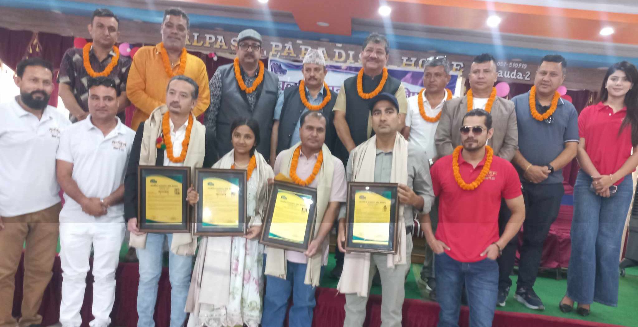 चलचित्र पत्रकारिता दिवसको अवसरमा हेटाैंडामा तीनजना सम्मानित
