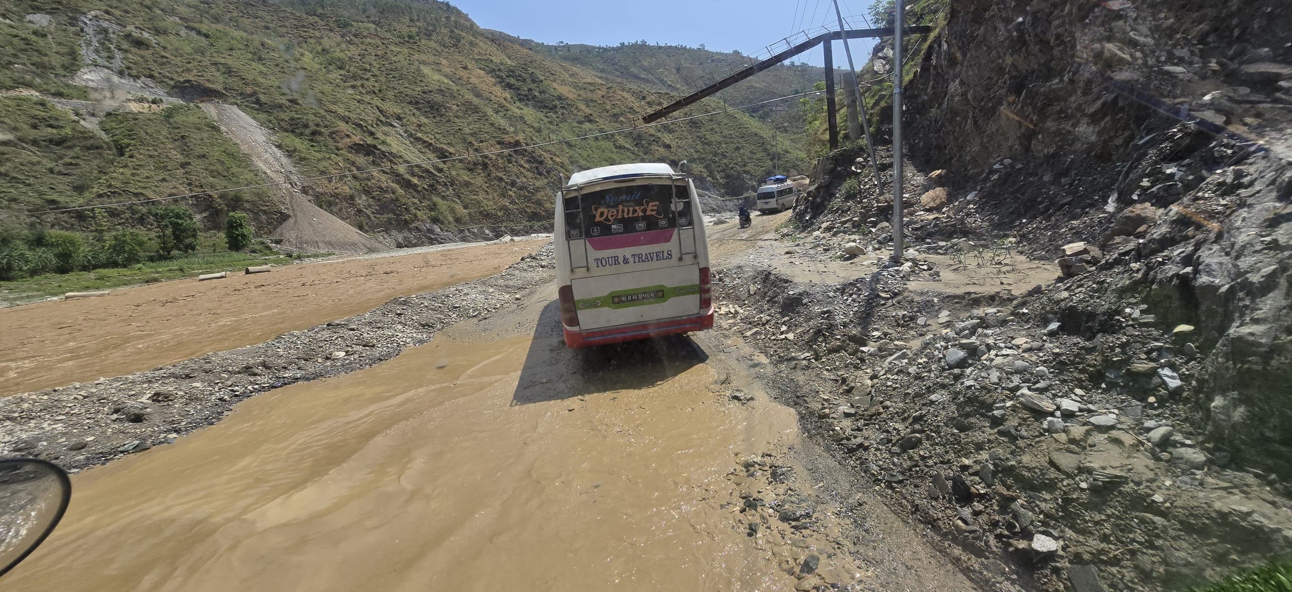 बीपी राजमार्गमा रातको समयमा सवारी चलाउन रोक