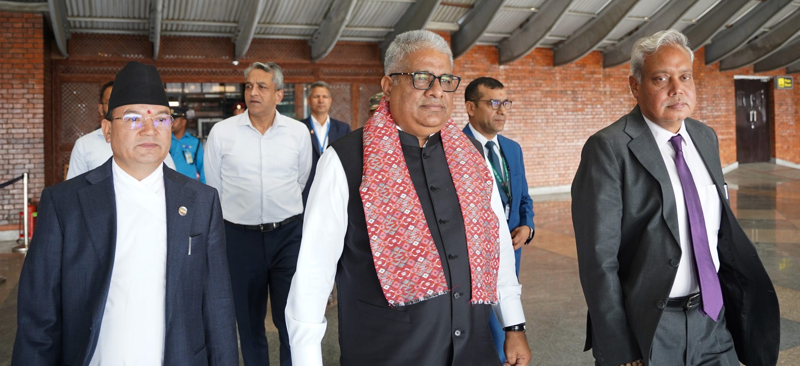 नेपाल आइपुगे भारतीय मन्त्री यादव