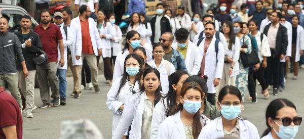 सहमतिपछि आवासीय चिकित्सक काममा फर्किए