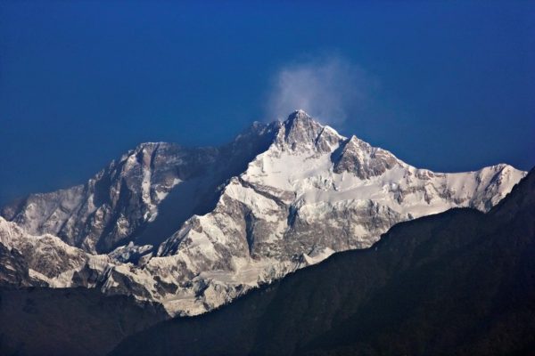 १० जनाले गरे कञ्चनजङ्घा हिमाल आरोहण