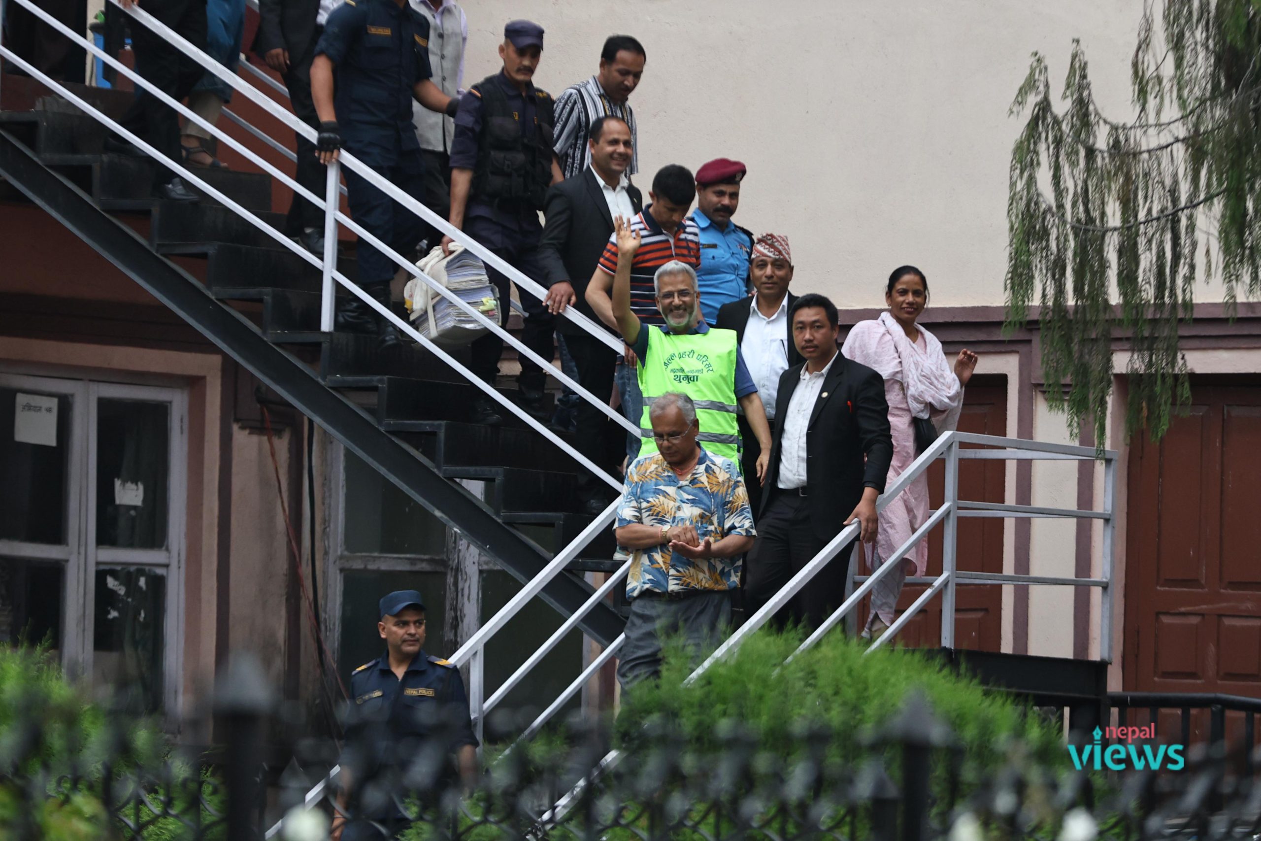 रवीन्द्र मिश्रको अदालत यात्रा : हिरासतको अँध्यारोबाट जमानीमा रिहासम्म