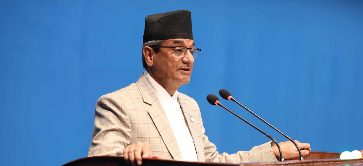 रेशम पक्राउबारे गृहमन्त्रीले दिए जवाफ, कानुन कार्यान्वयनमा त्रुटी नगर्न प्रहरीलाई गराए सजग