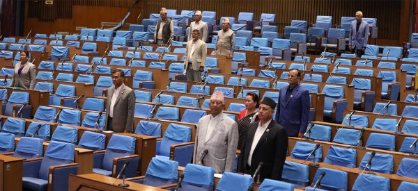 प्रतिनिधिसभामा अर्थमन्त्रीको खोजी, १५ मिनेटका लागि बैठक स्थगित